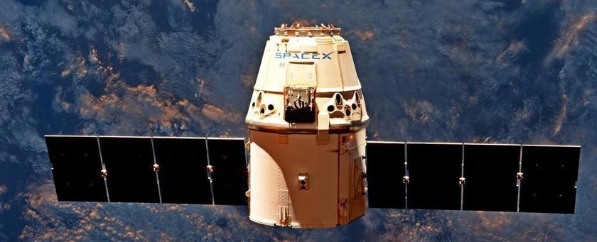 Второе возвращение корабля SpaceX Dragon на Землю (2043x1362).