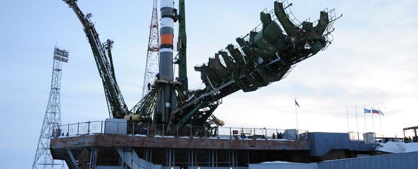 Ракета-носитель с грузовым кораблем «Прогресс МС-08» установлена на старте
