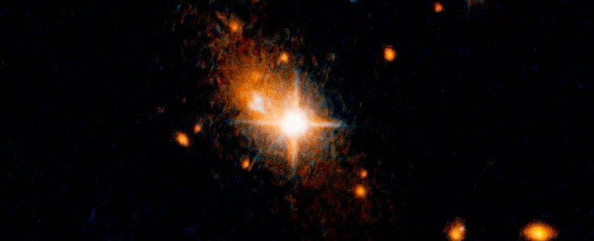 Новости космоса: Гравитационные волны выбросили сверхмассивную черную дыру из галактического центра.