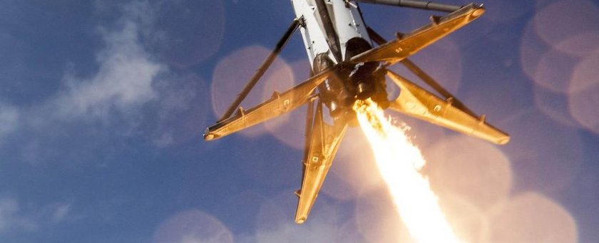 Новости космонавтики: SpaceX успешно посадила ступень ракеты Falcon 9 после запуска японского спутника.